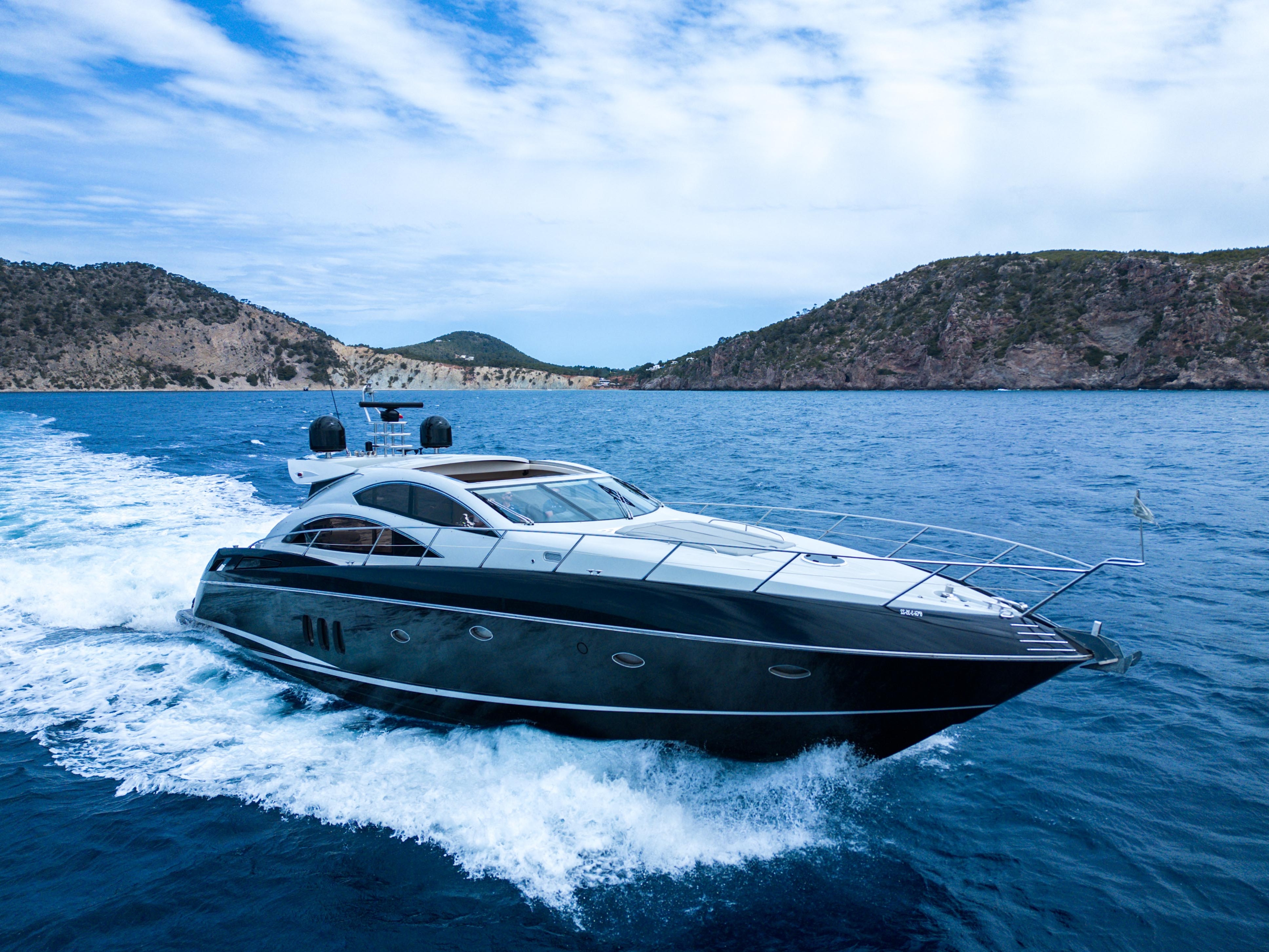 Sunseeker Predator 62